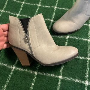 Guess heeled booties 8.5